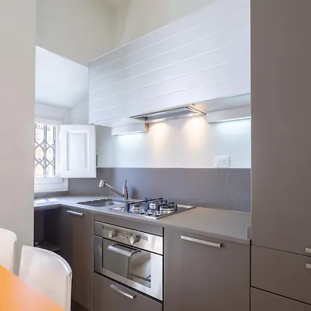 Small & Charming 1-Br Apt Florence Buitenkant foto